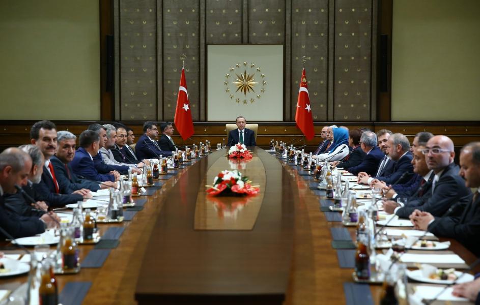 Cumhurbaşkanı Erdoğan, Bakan Yılmaz ve Türkiye Maarif Vakfı heyetini kabul etti